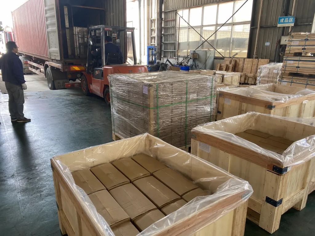HOWIN custom fastener export packing and dispatch 7